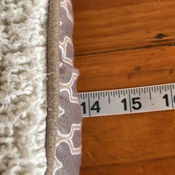 Wag & Woof gray & white insulated small medium doughnut dog bed - Picture 13 of 14